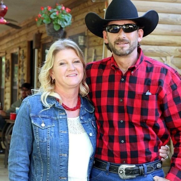 Meet your Posher, Cynthia - Picture 1 of 1